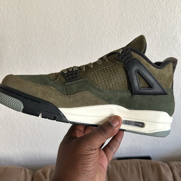 Air Jordan 13s Air Jordan fours 600 for both 300 for one pair - Picture 5 of 7